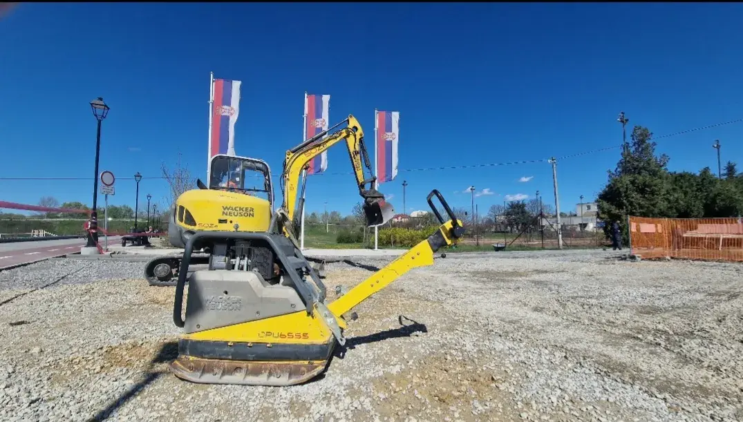 Mini bager Yanmar • Neuson Wacker 50z3 , godište 2008 • 4