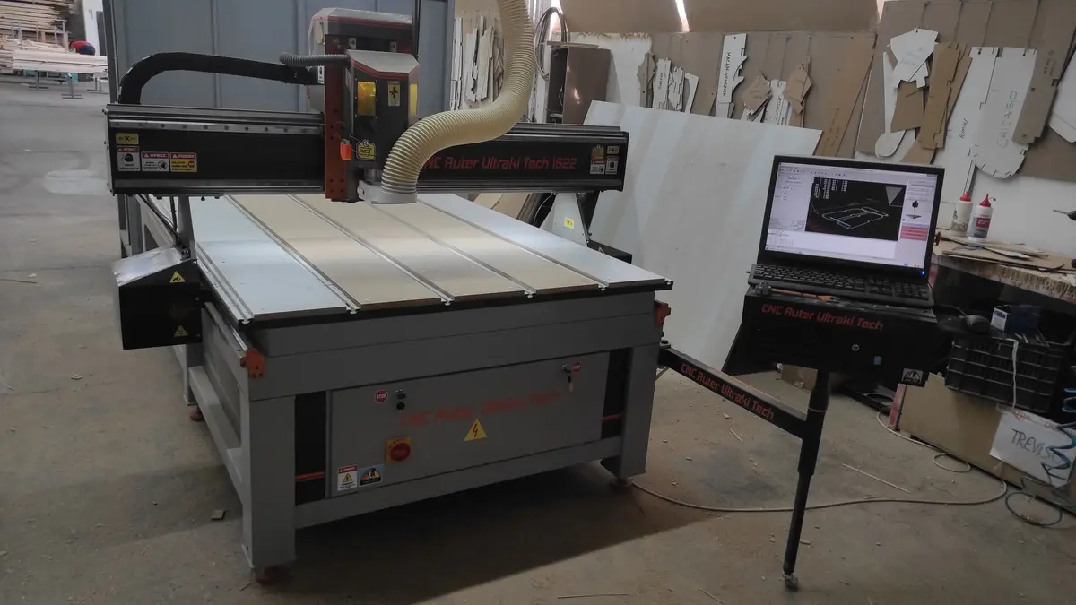 Glodalica za drvo CNC RUTER, godište 2025 • 2