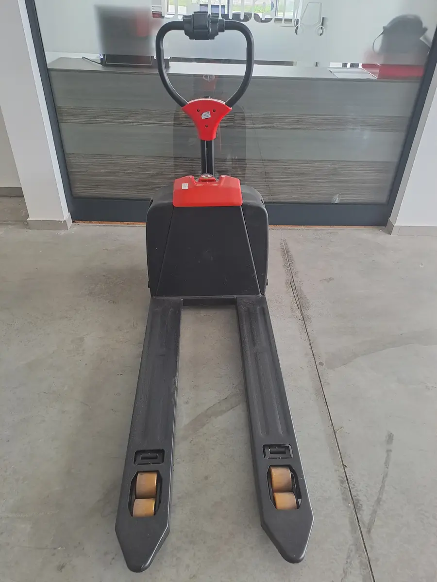 None EP Equipment • F4, godište 2024 • 3