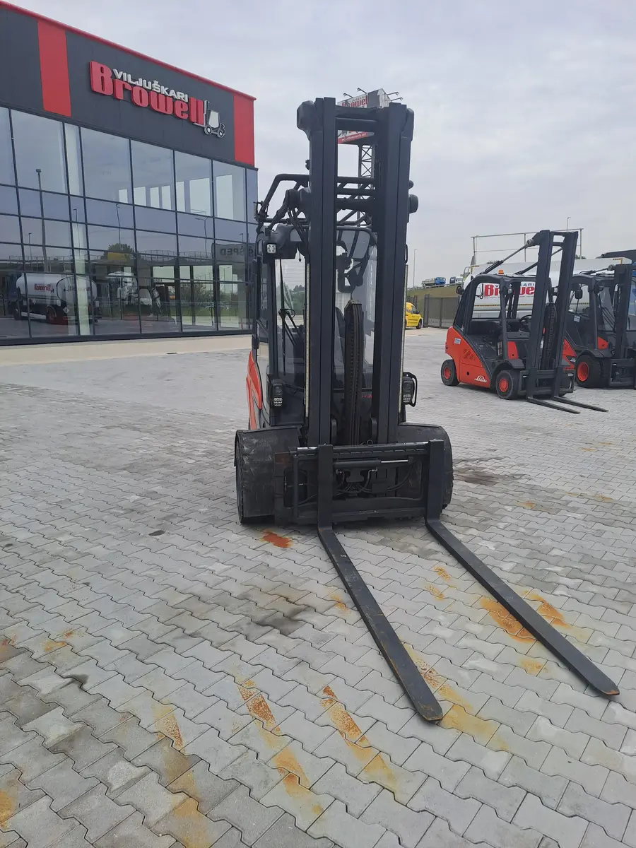 Dizel viljuškar Linde • H30D, godište 2020 • 1