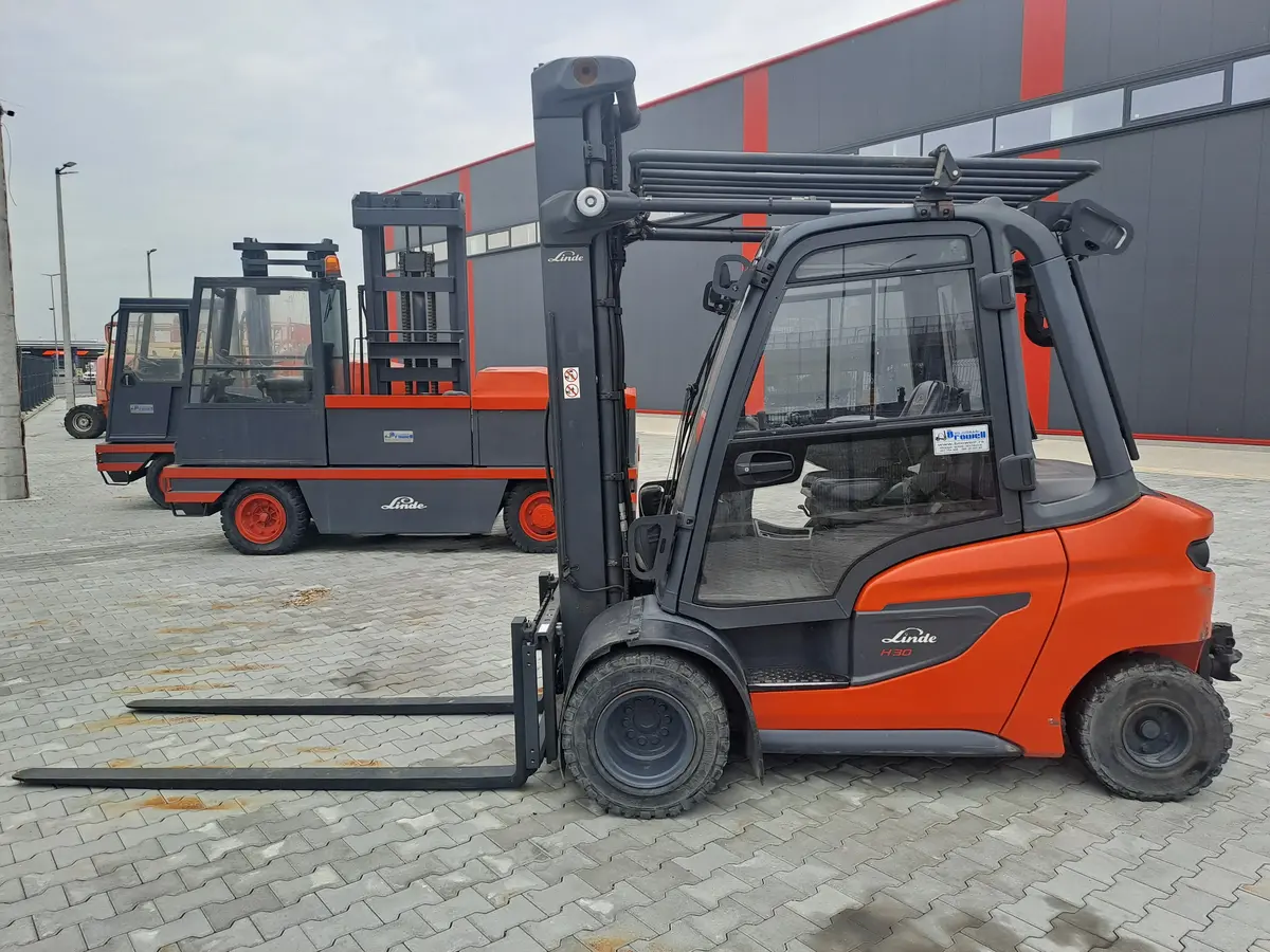 Dizel viljuškar Linde • H30D, godište 2020 • 3