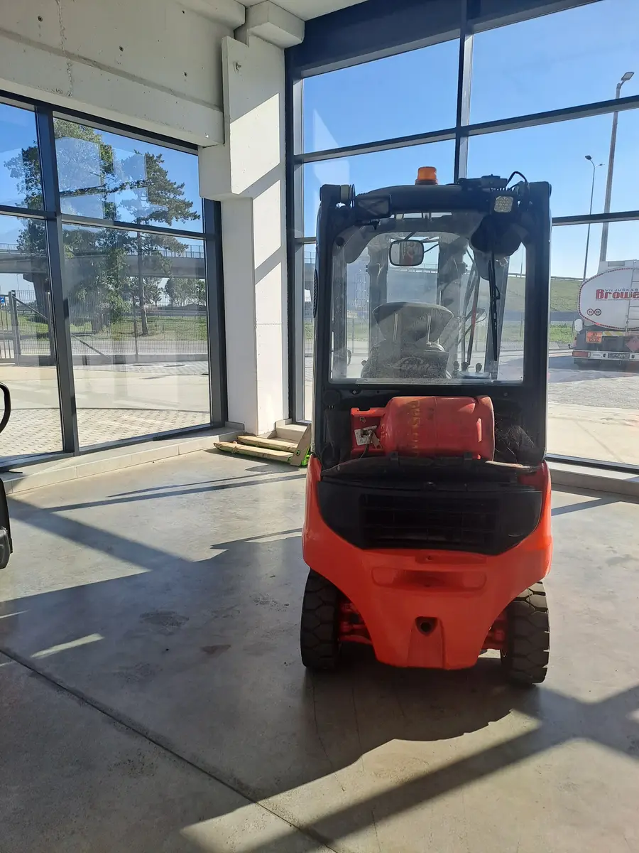 Gasni viljuškar Linde • H16T, godište 2019 • 2