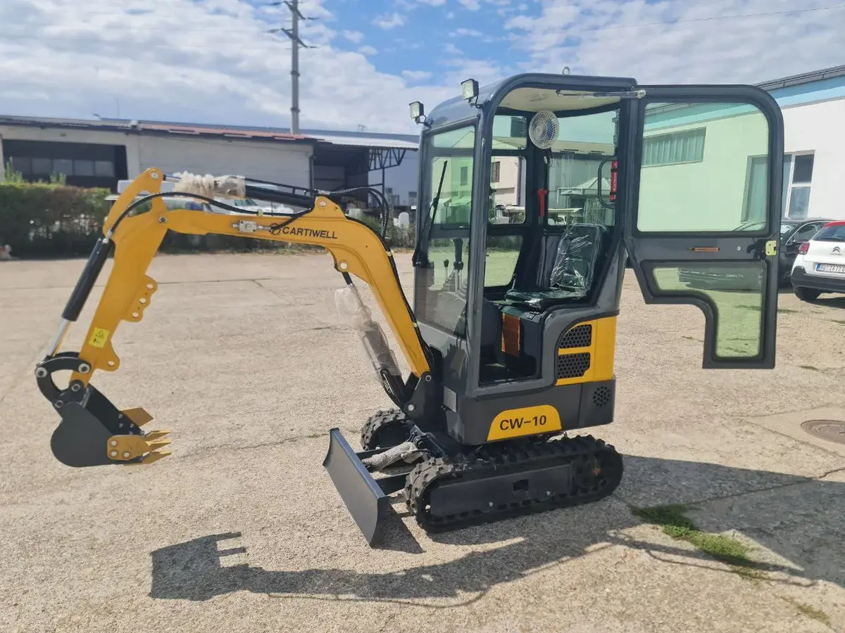 Mini bager Cartiwell • MINI BAGER  CW 10 KABINA Full Oprema, godište 2025 • 4