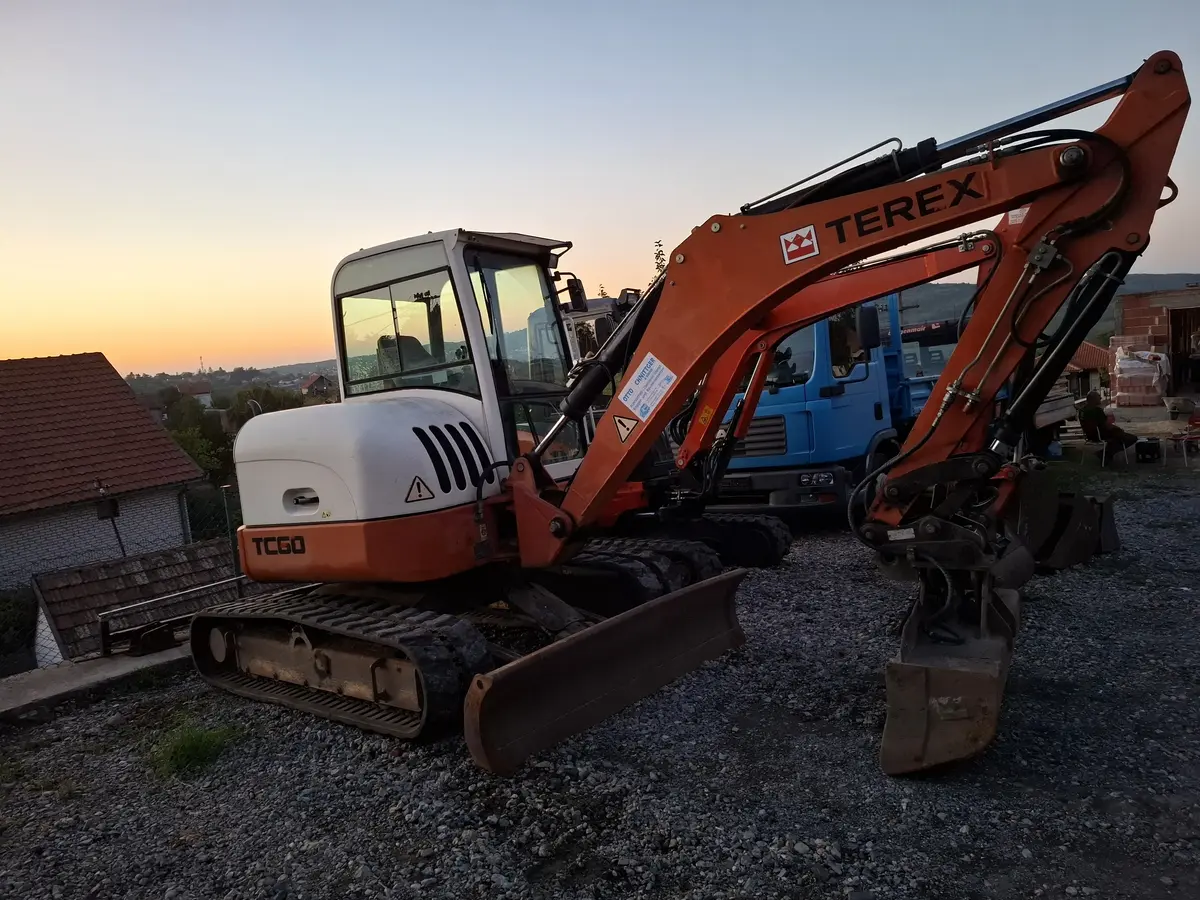 Mini bager Terex • TC 60, godište 2010 • 2