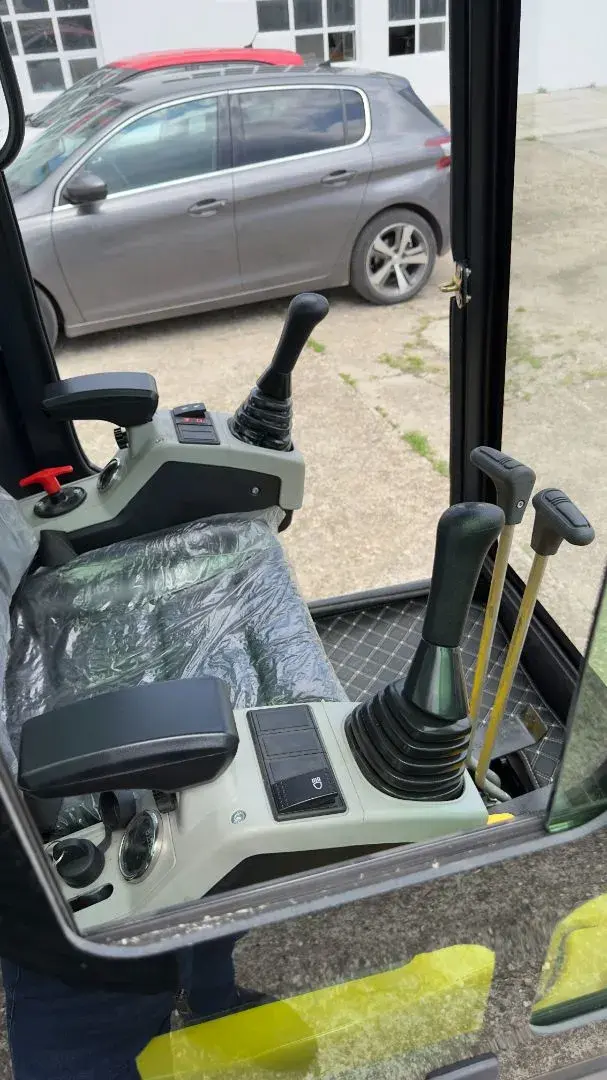 Mini bager Cartiwell • CW 16 PRO Kubota, godište 2025 • 6