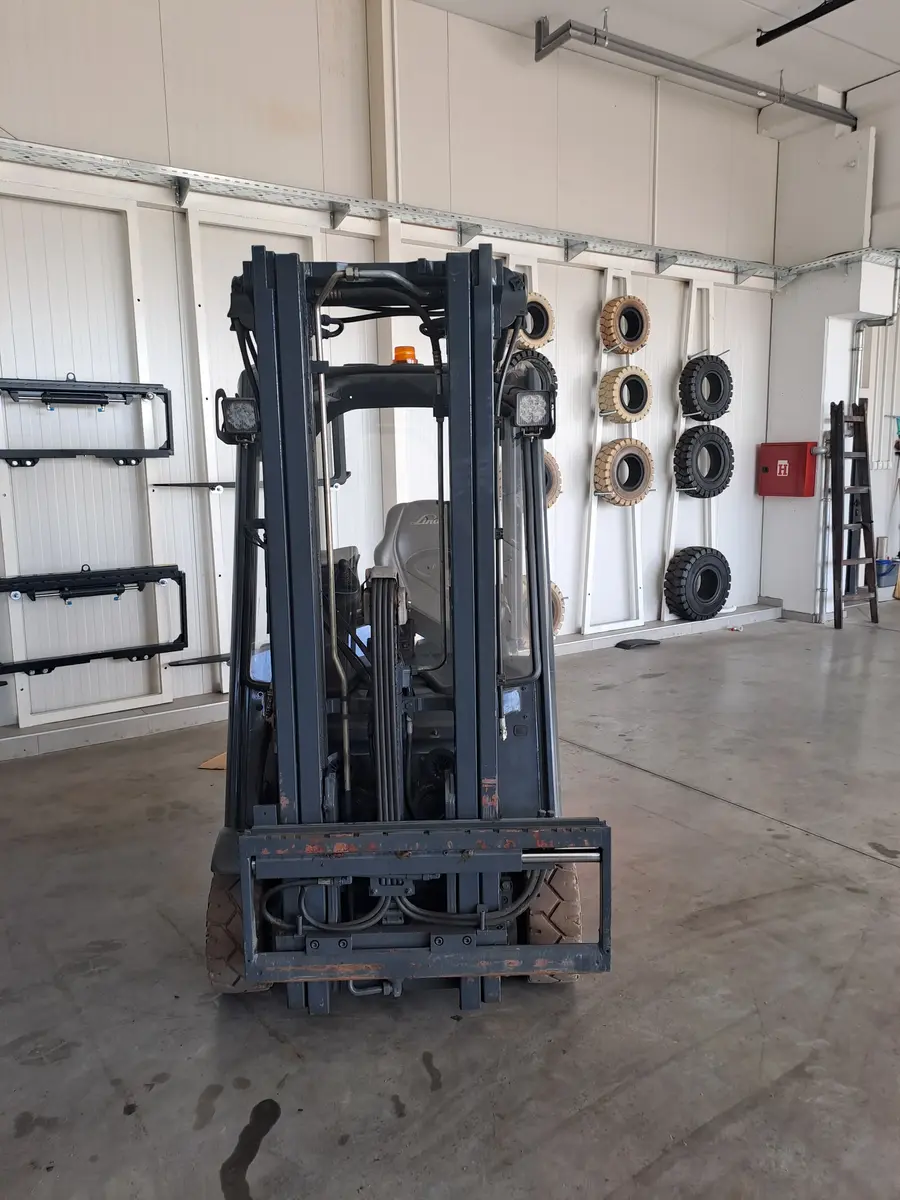 Električni viljuškar Linde • E16C-02, godište 2015 • 3