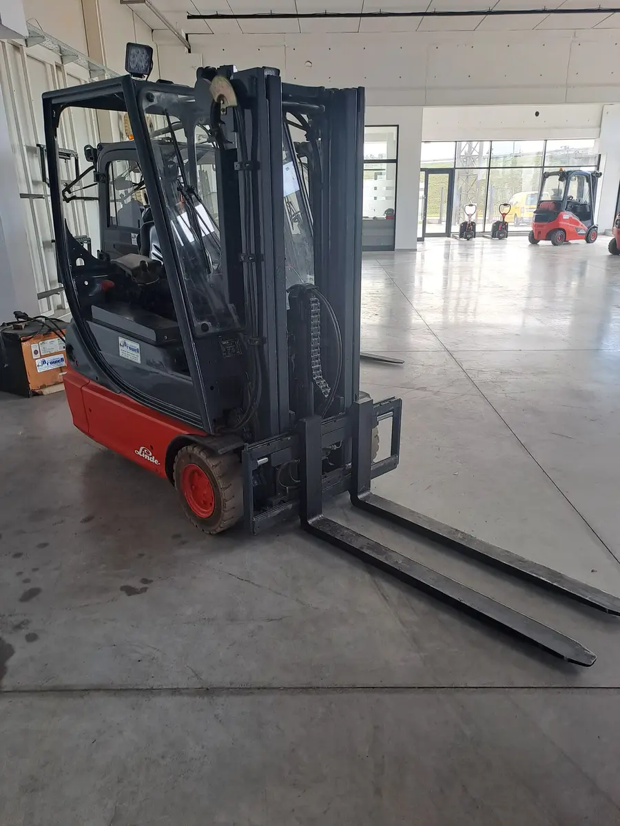 Električni viljuškar Linde • E16-02, godište 2003 • 1