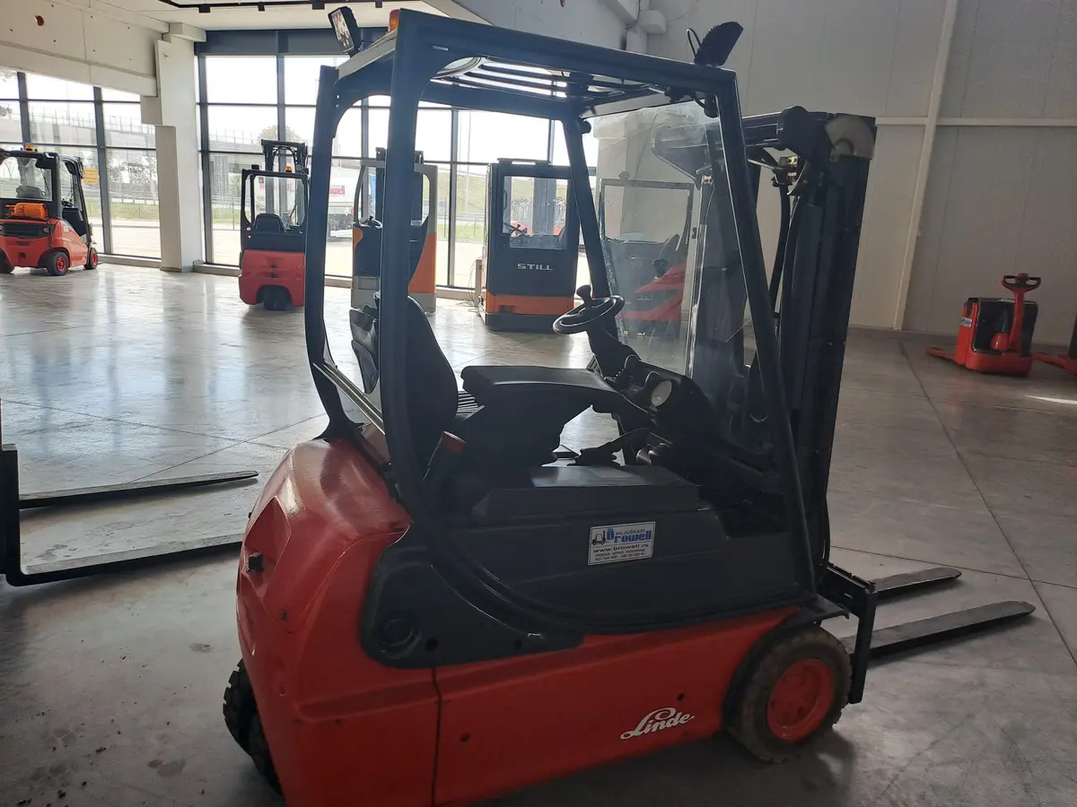 Električni viljuškar Linde • E16-02, godište 2003 • 4