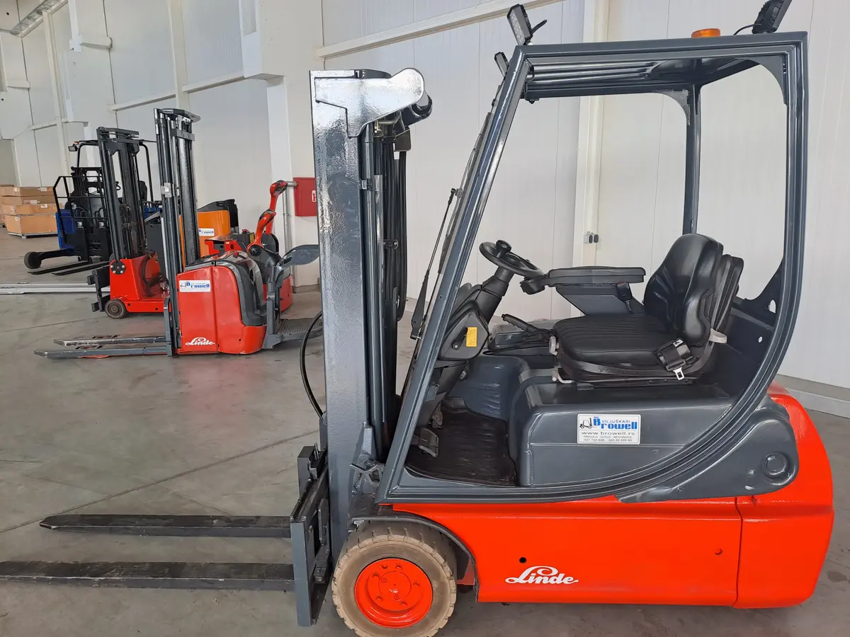 Električni viljuškar Linde • E16-02, godište 2003 • 5