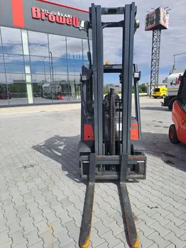 Gasni viljuškar Linde • H25T, godište 2008 • slika 2