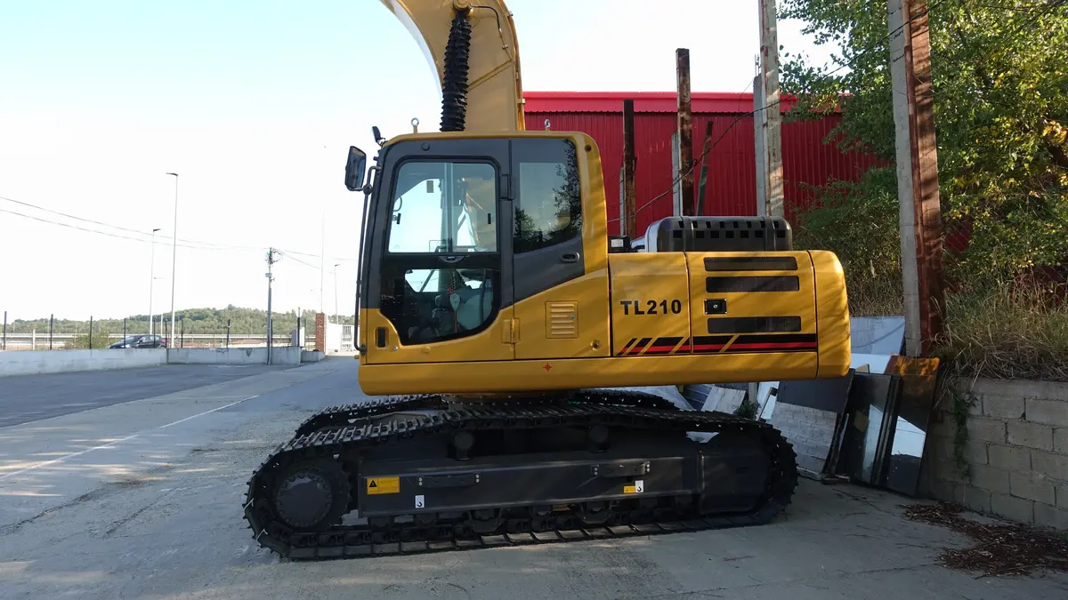 Bager guseničar Tlera • TL210, godište 2025 • 2