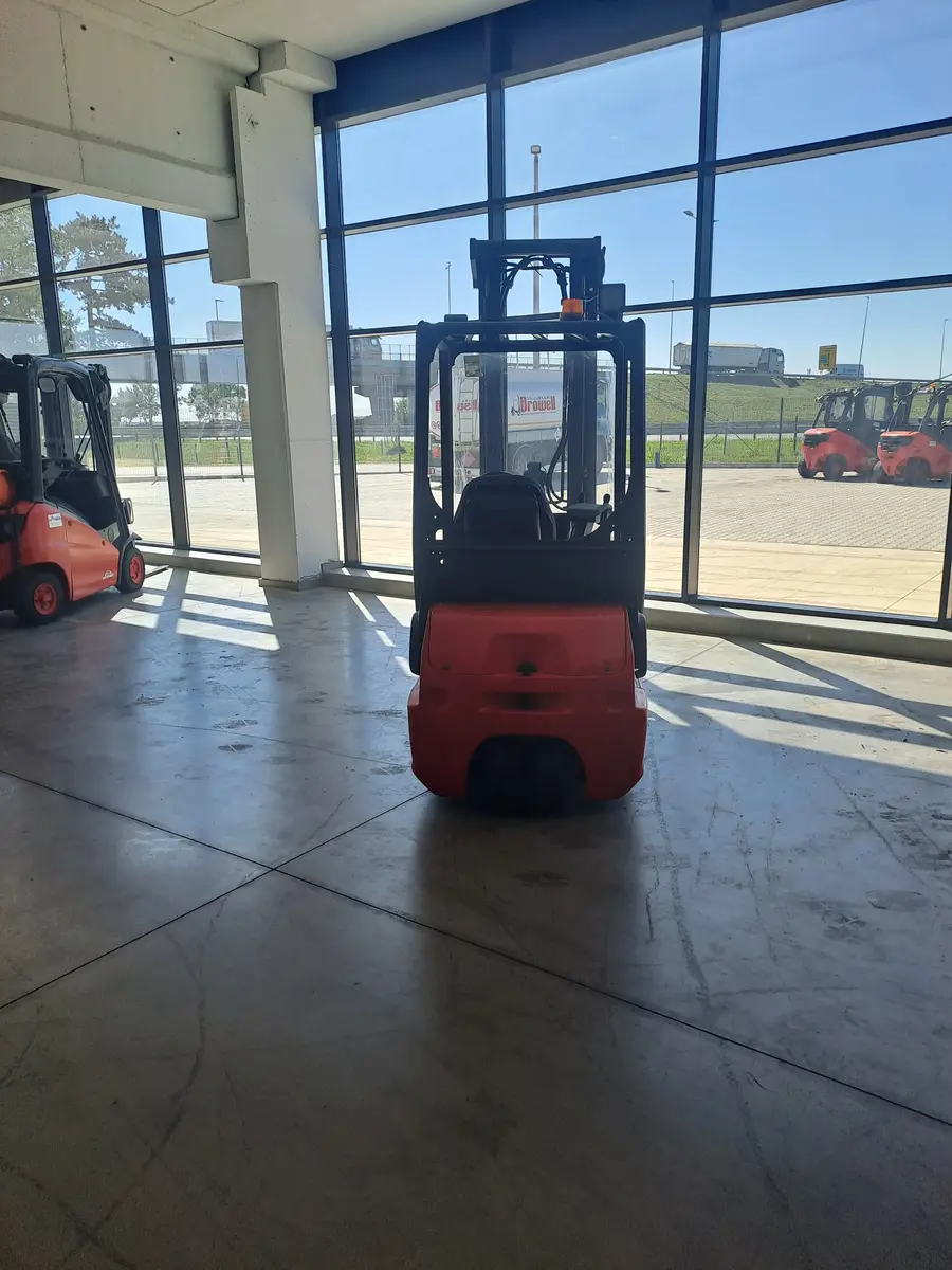 Električni viljuškar Linde • E16C-02, godište 2000 • 3