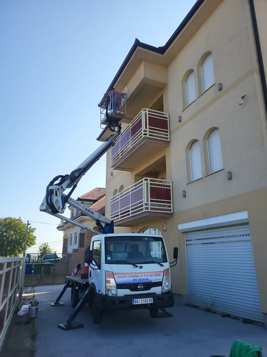 Auto dizalica sa korpom Oil & Steel • 2112 Smart, godište 2014 • 2