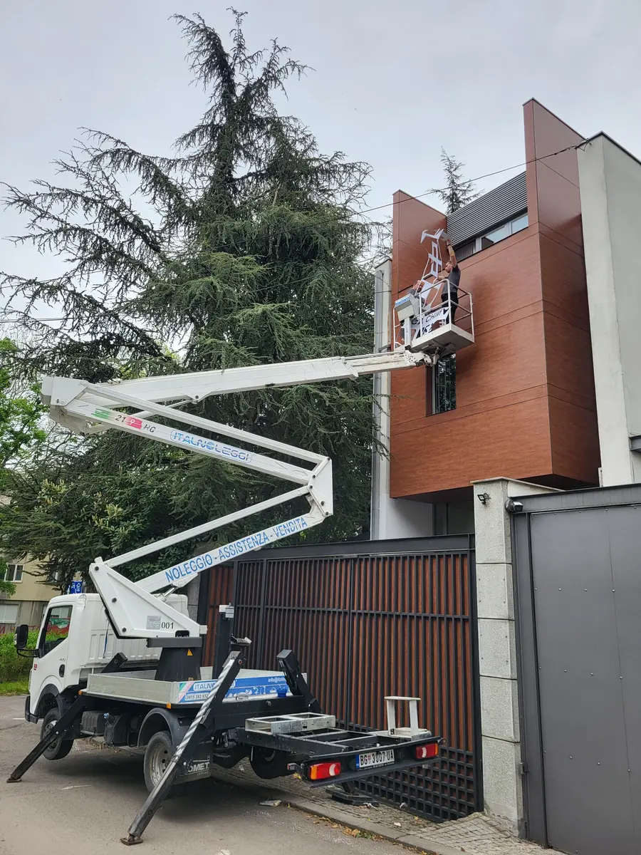 Auto dizalica sa korpom Comet Eurosky 219HQ, godište 2019 • 6