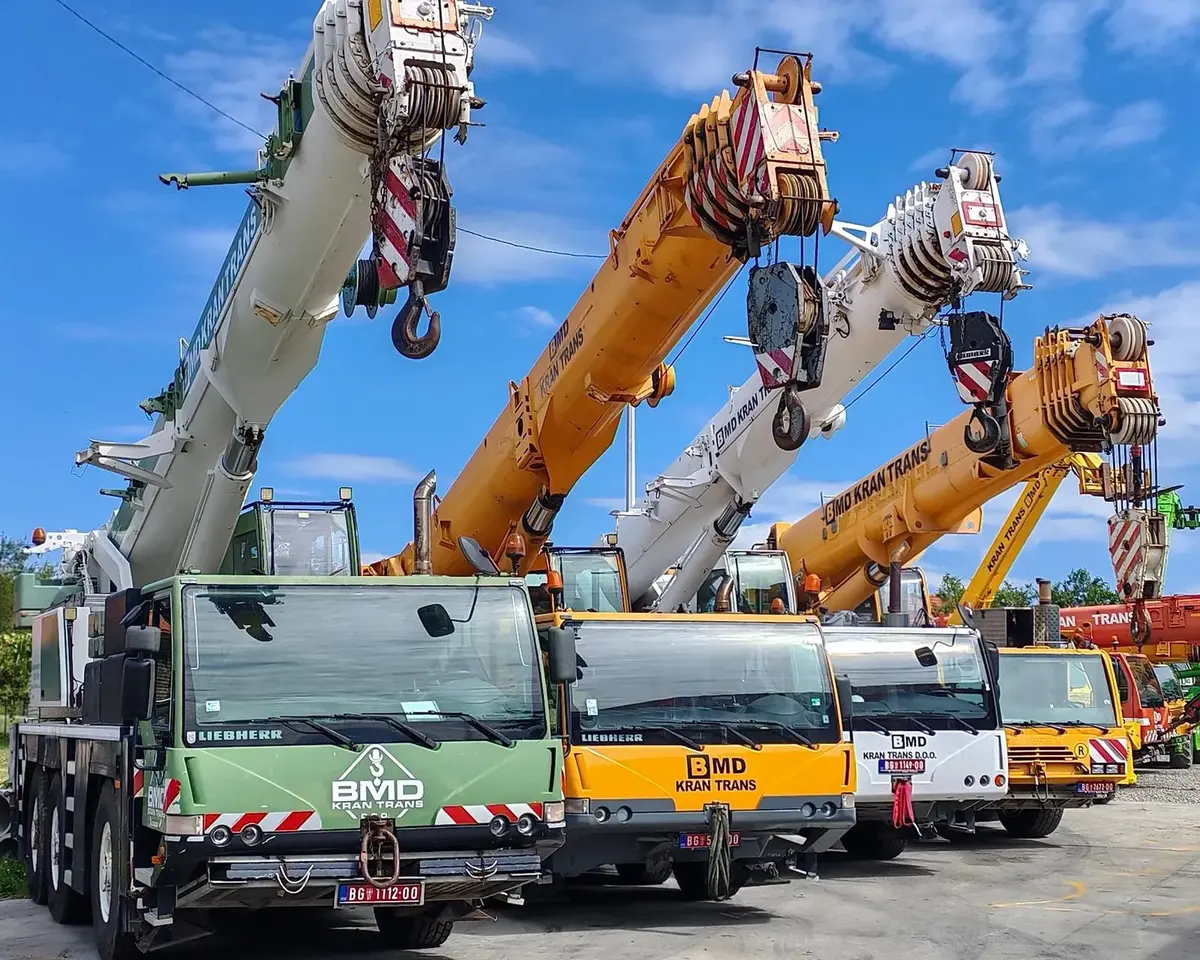 Kran za sve terene Liebherr • iznajmljivanje auto dizalica 35t,40t,45t,55t,60t,70t,120t. • 1