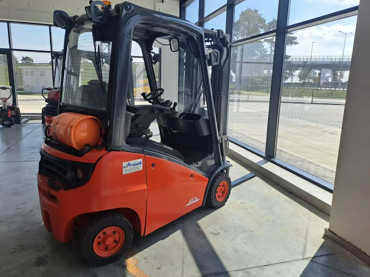 Gasni viljuškar Linde • H16T, godište 2014 • 2