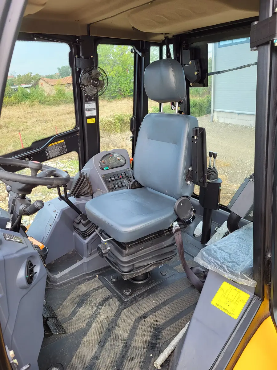 None Bull • HD100, godište 2024 • 7