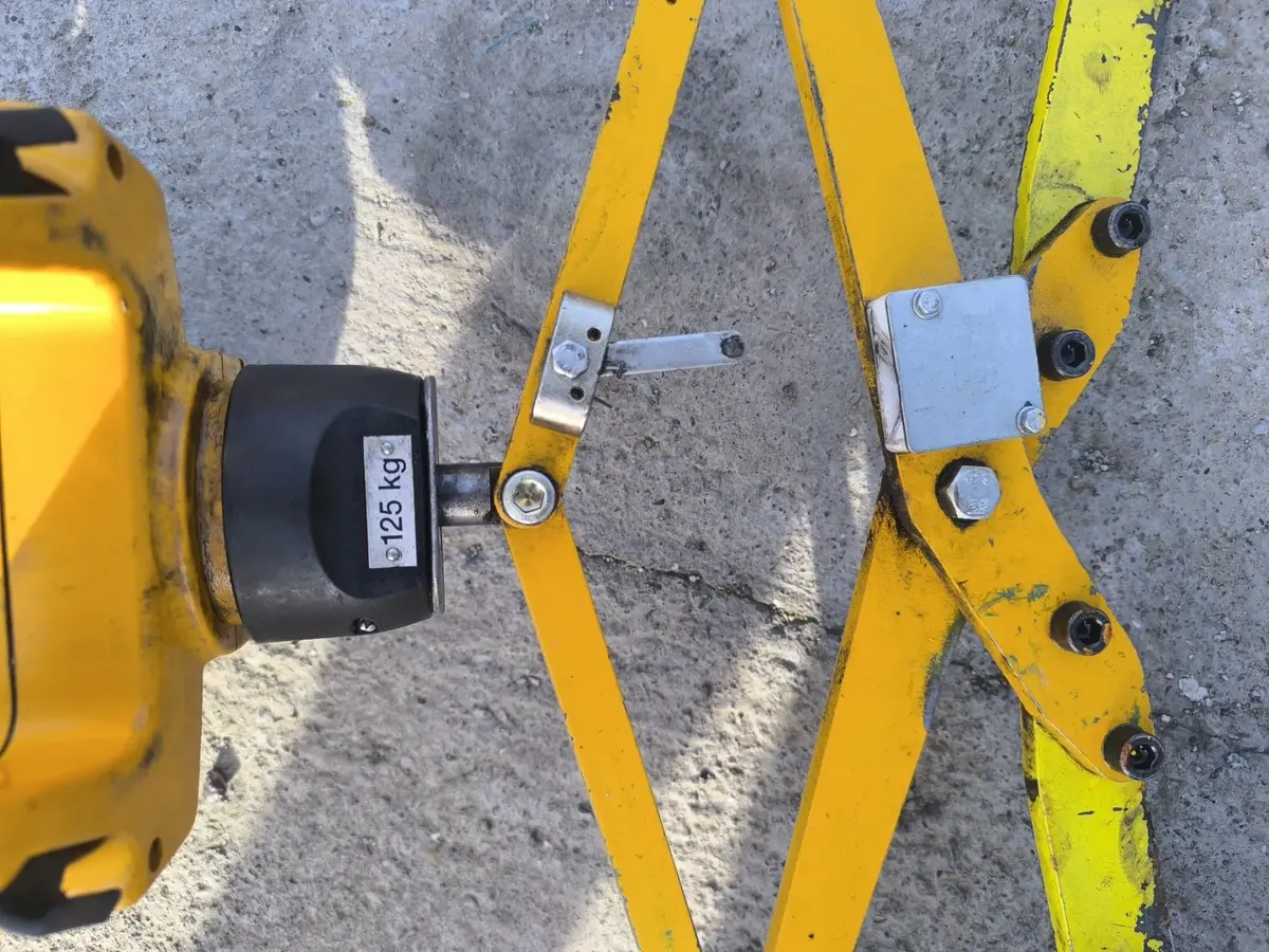 Kran za sve terene Demag • Stubna okretna dizalica/kran • 7