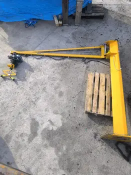 Kran za sve terene Demag • Stubna okretna dizalica/kran • slika 9