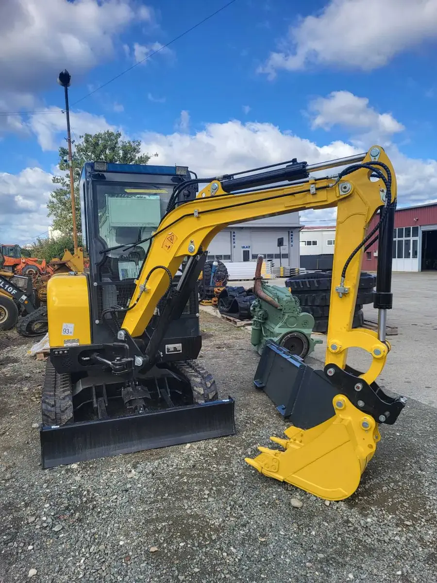 Mini bager Rippa • R350, godište 2024 • 1