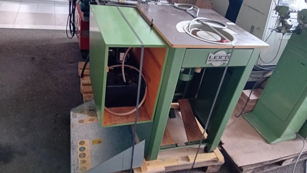 None Mašina za poliranje metalnih delova • 2