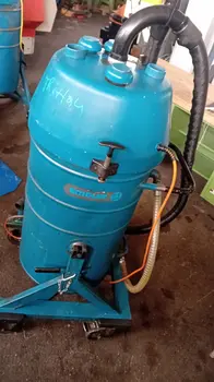 Usisivač za suvo i mokro čišćenje Ringler • Industrijski usisivač, godište 2002 • slika 4