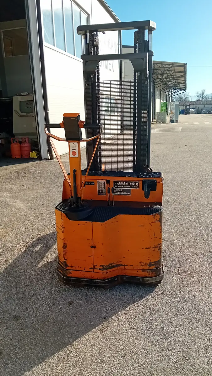 None Elektro paletar , godište 1991 • 9