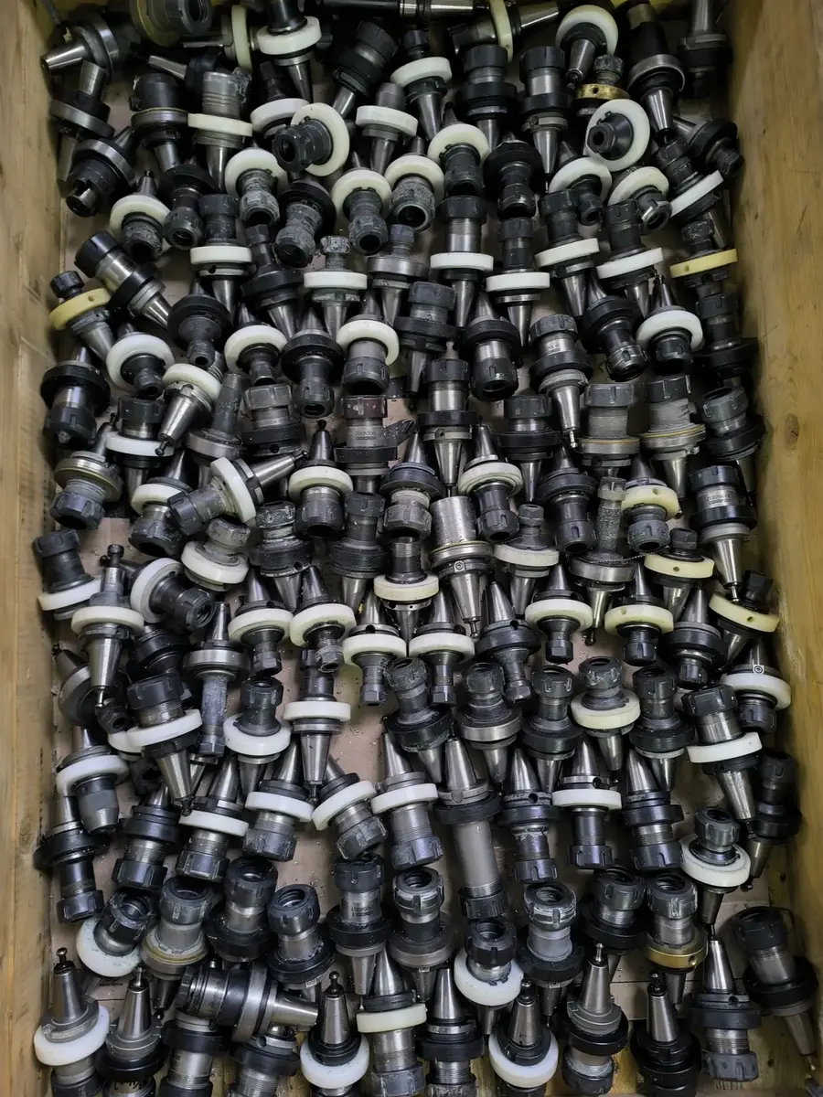 None Obradni centar vertikalni • Chiron  • FZ12W - CNC, godište 2001 • 8