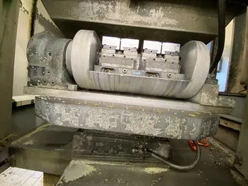 None Obradni centar vertikalni • Chiron  • FZ12W - CNC, godište 2001 • slika 5