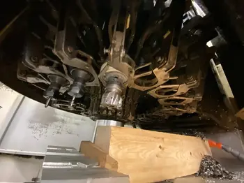 None Obradni centar vertikalni • Chiron  • FZ12W - CNC, godište 2001 • slika 4