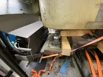 None Obradni centar vertikalni • Chiron  • FZ12W - CNC, godište 2001 • slika 7