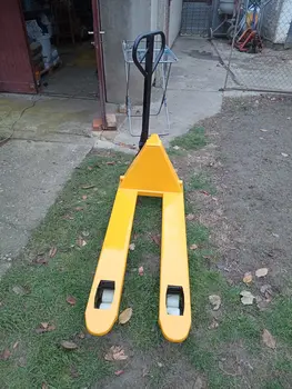 Terenski viljuškar Rucni paletni viljuskar • slika 2