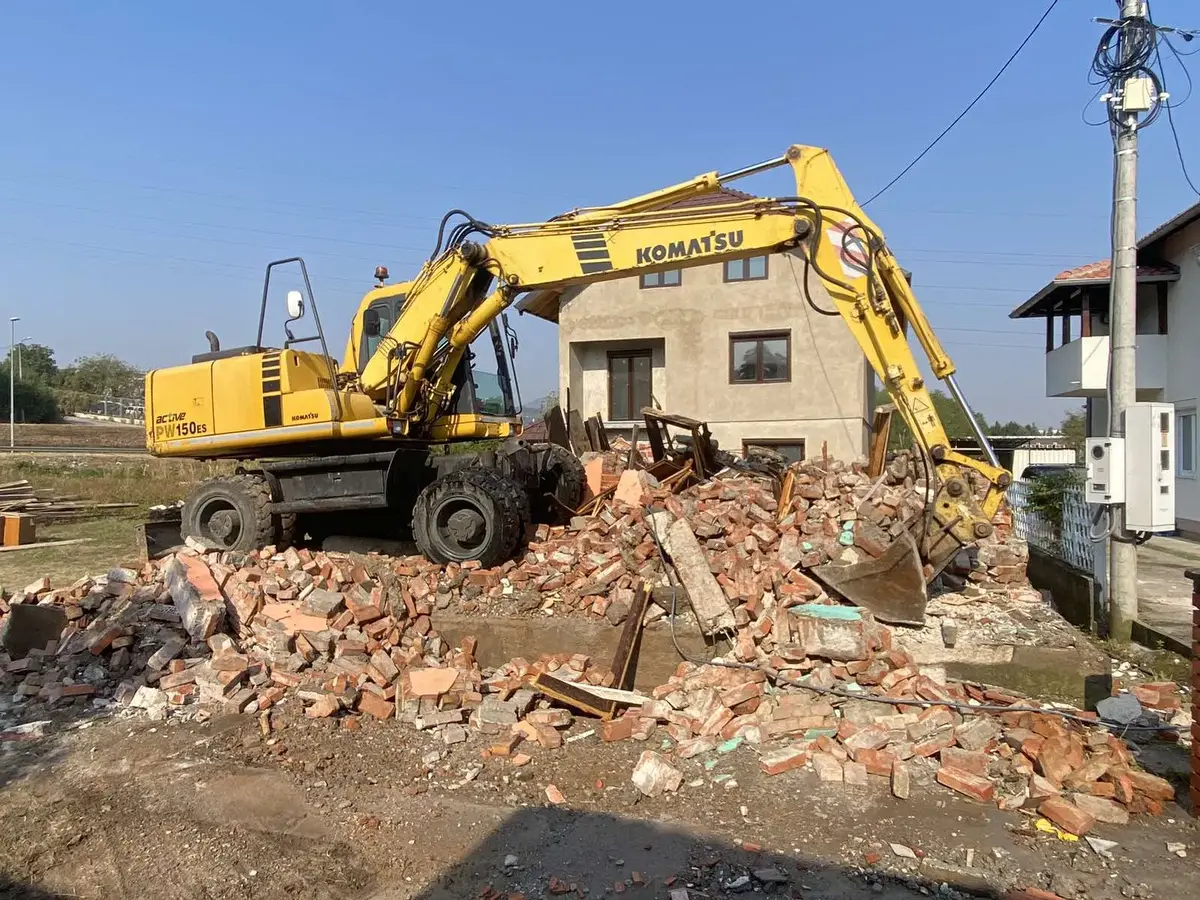 None Rušenje objekata  • 2