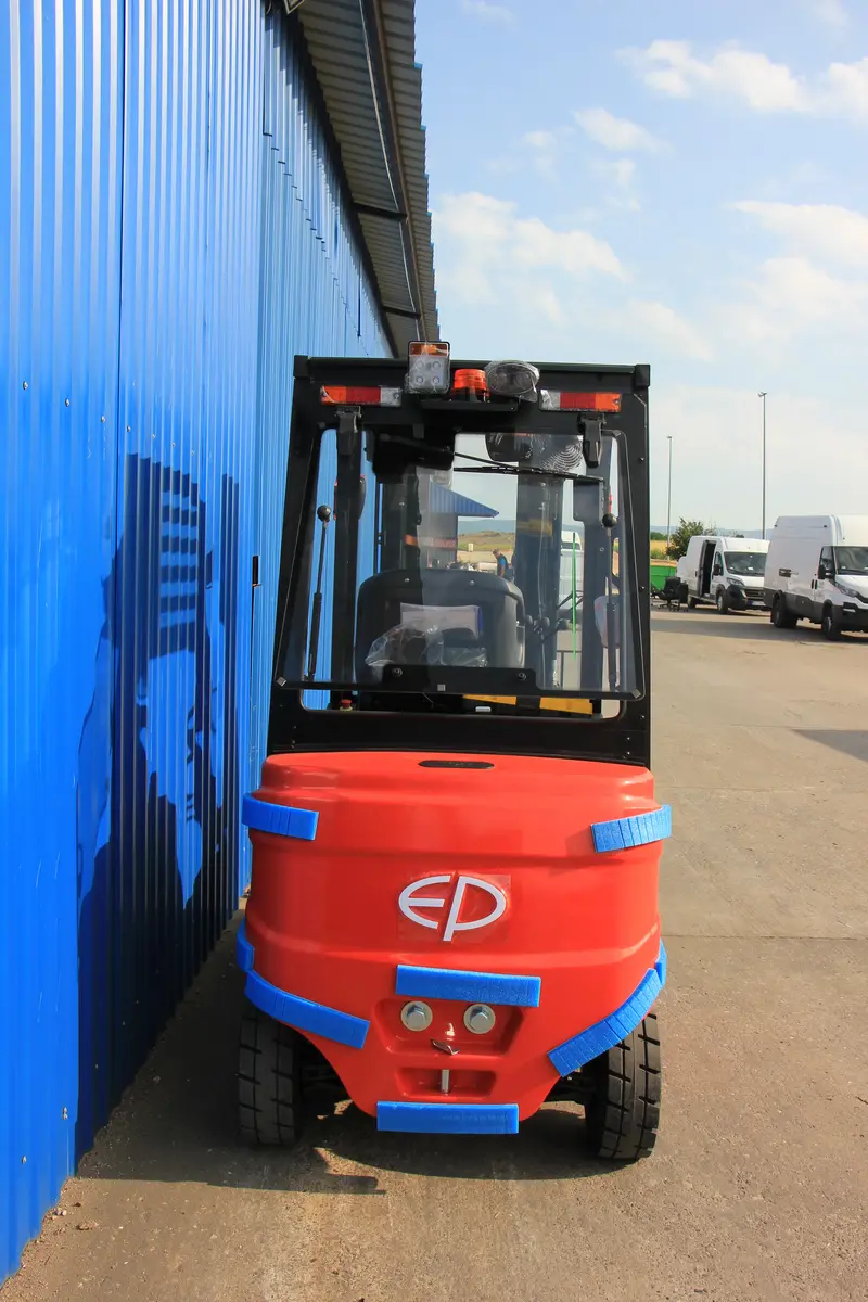 Električni viljuškar EP Equipment • EFL203 sa pozicionerom, godište 2025 • 2