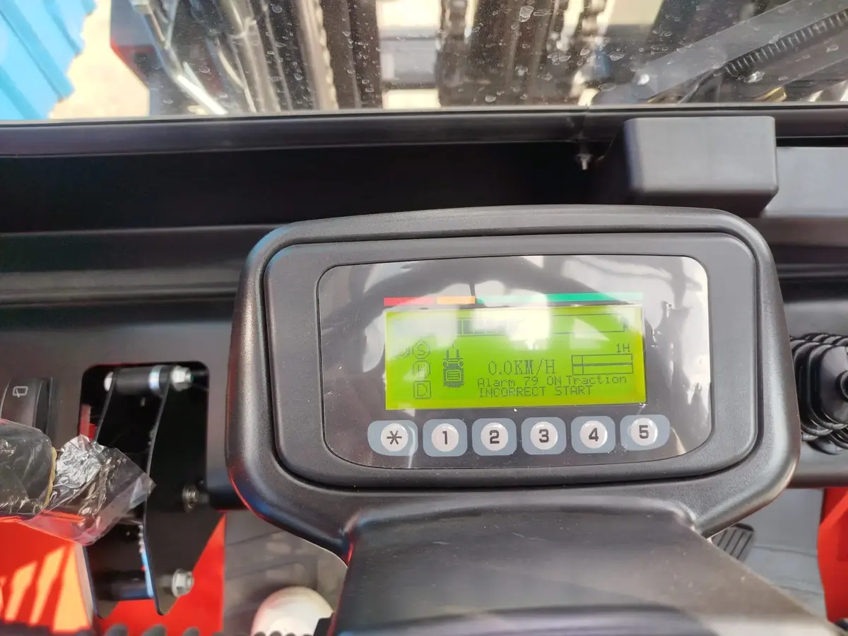 Električni viljuškar EP Equipment • EFL252, godište 2025 • 6