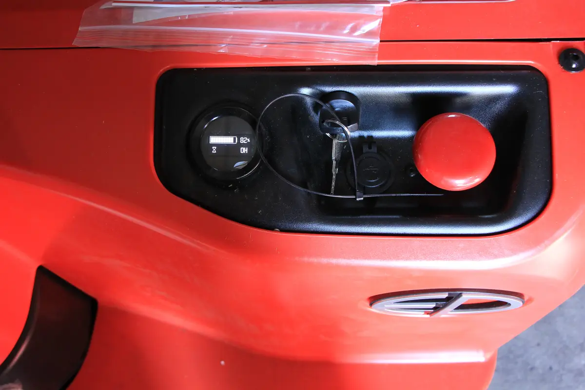 Električni viljuškar EP Equipment • WSA161, godište 2025 • 5