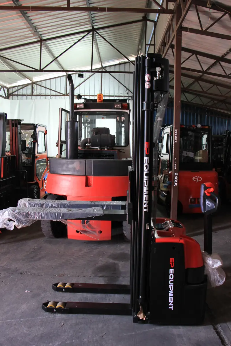 Električni viljuškar EP Equipment • WSA161, godište 2025 • 9