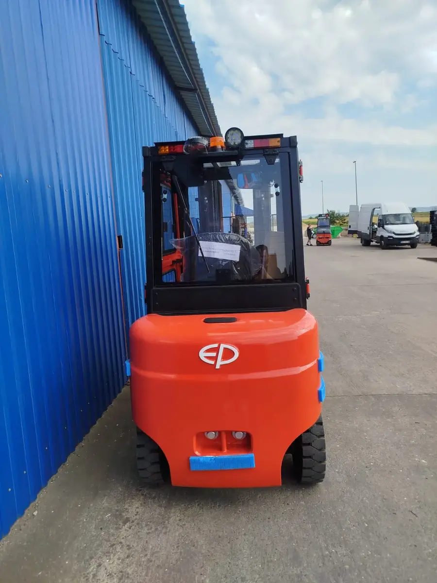 Dizel viljuškar EP Equipment • EP CPCD30T8-C240, godište 2025 • 2