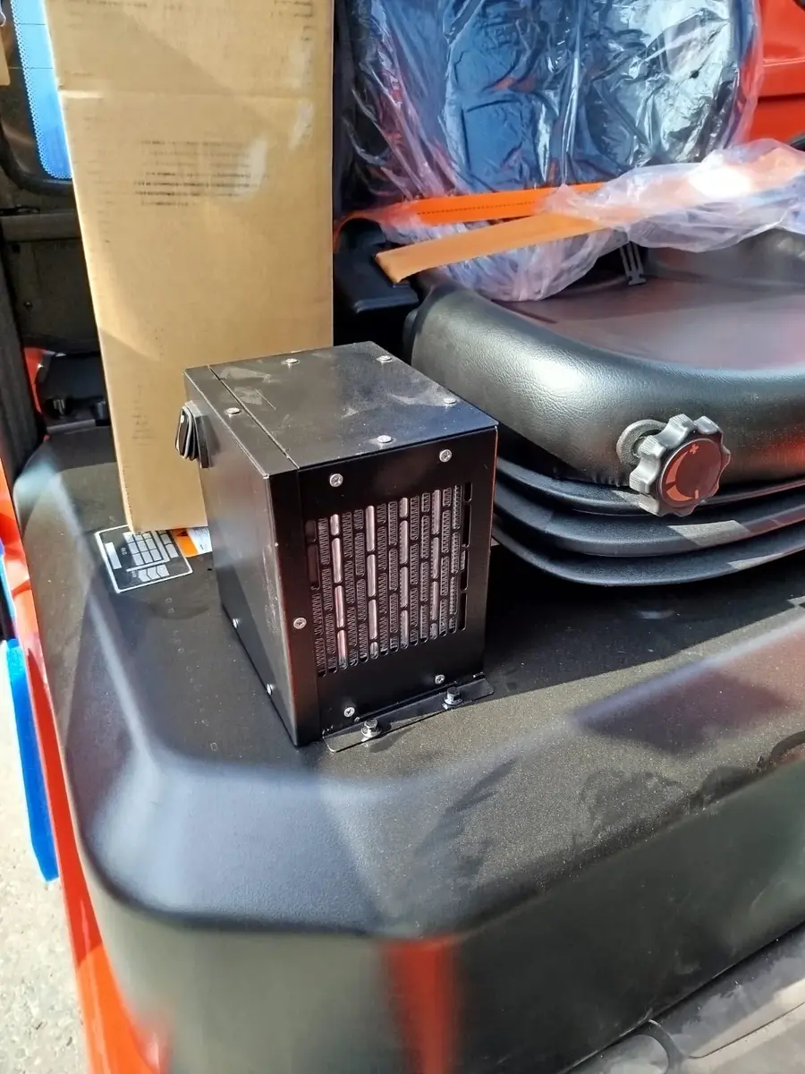 Dizel viljuškar EP Equipment • EP CPCD30T8-C240, godište 2025 • 3