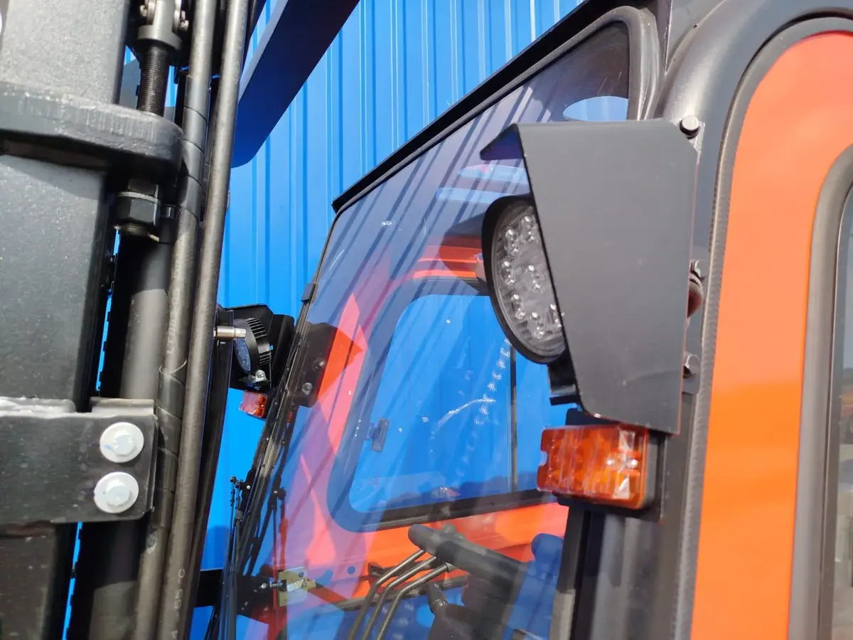 Dizel viljuškar EP Equipment • EP CPCD30T8-C240, godište 2025 • 6