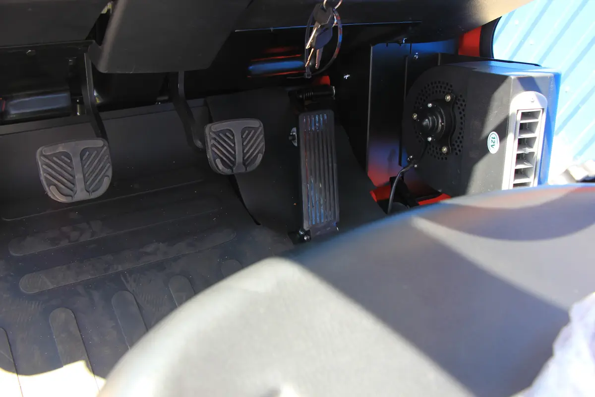 Dizel viljuškar EP Equipment • EP CPCD35T8-S4S, godište 2025 • 8