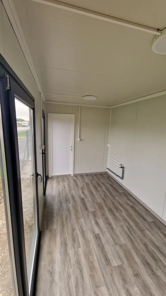 Stambeno-poslovni kontejner Varmus • Varmus Vikendica Dekor Drveta, godište 2025 • 5