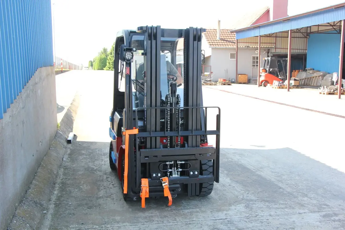 Dizel viljuškar EP Equipment • EP CPCD15T8-S4Q2, godište 2025 • 7