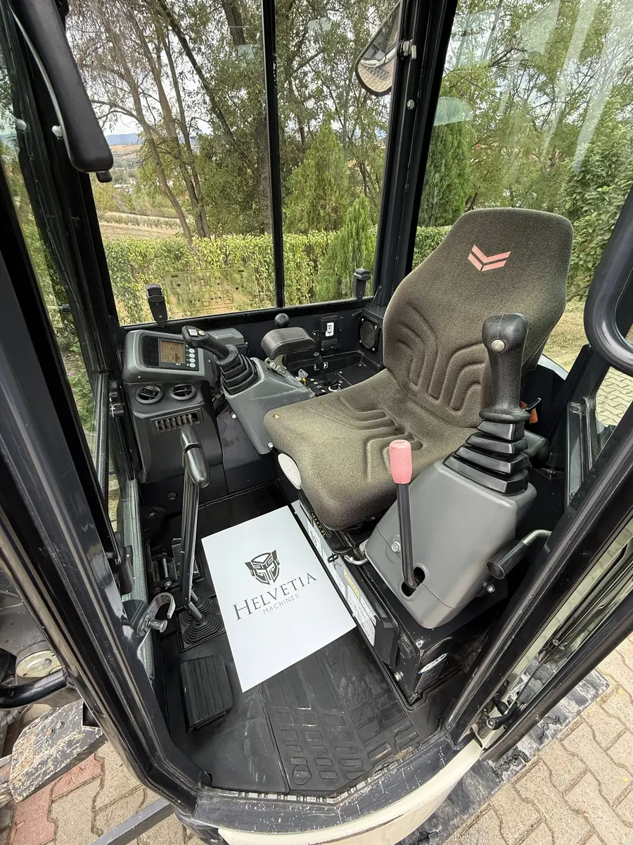 Mini bager Yanmar • Vio 26-6, godište 2020 • 3