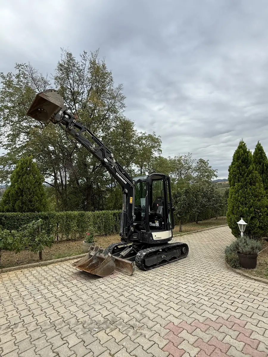 Mini bager Yanmar • Vio 26-6, godište 2020 • 15