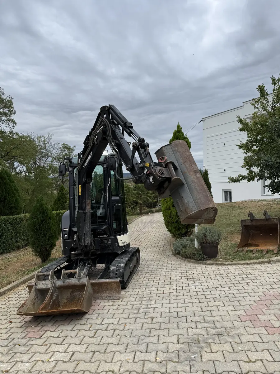 Mini bager Yanmar • Vio 26-6, godište 2020 • 14