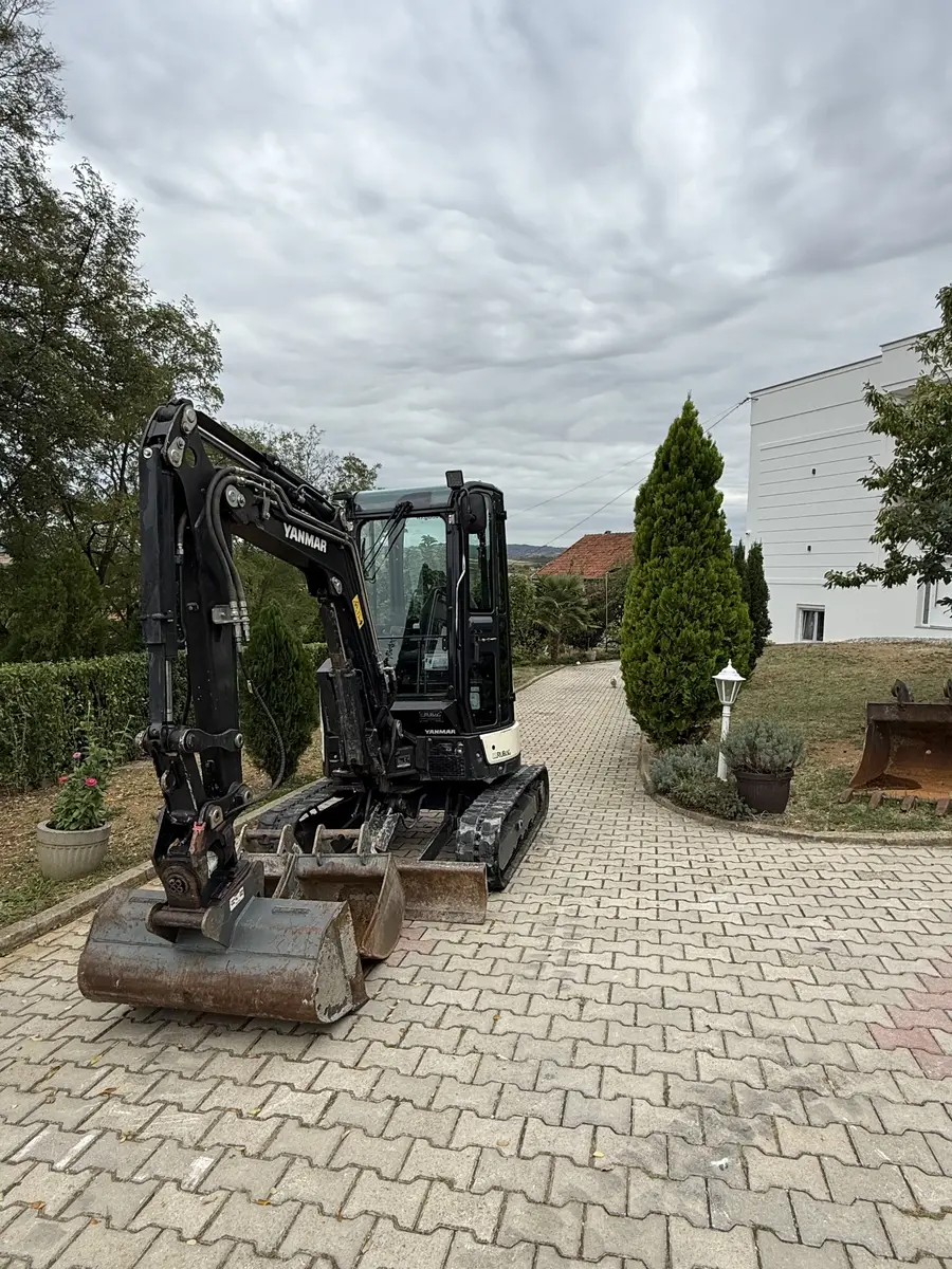 Mini bager Yanmar • Vio 26-6, godište 2020 • 1
