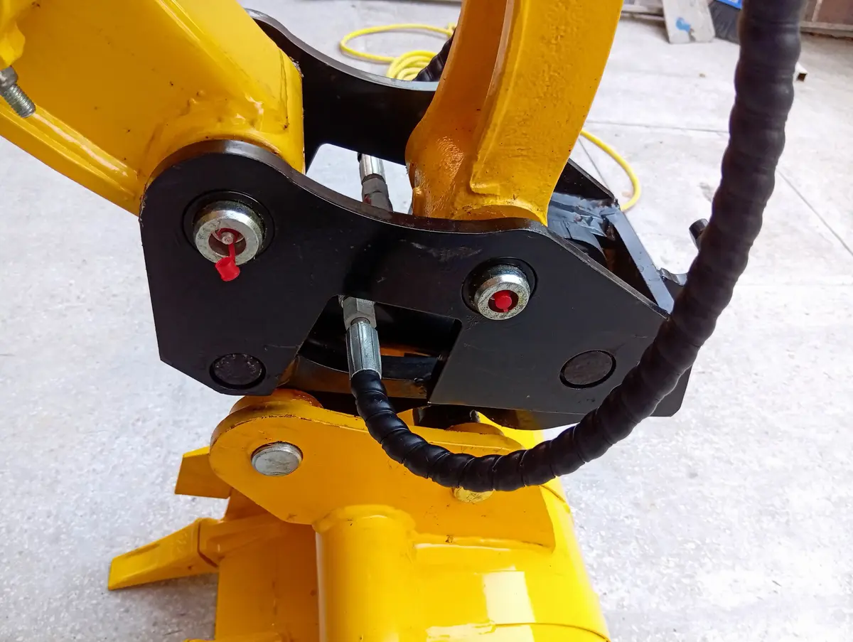 Mini bager Rippa • R330, godište 2025 • 6