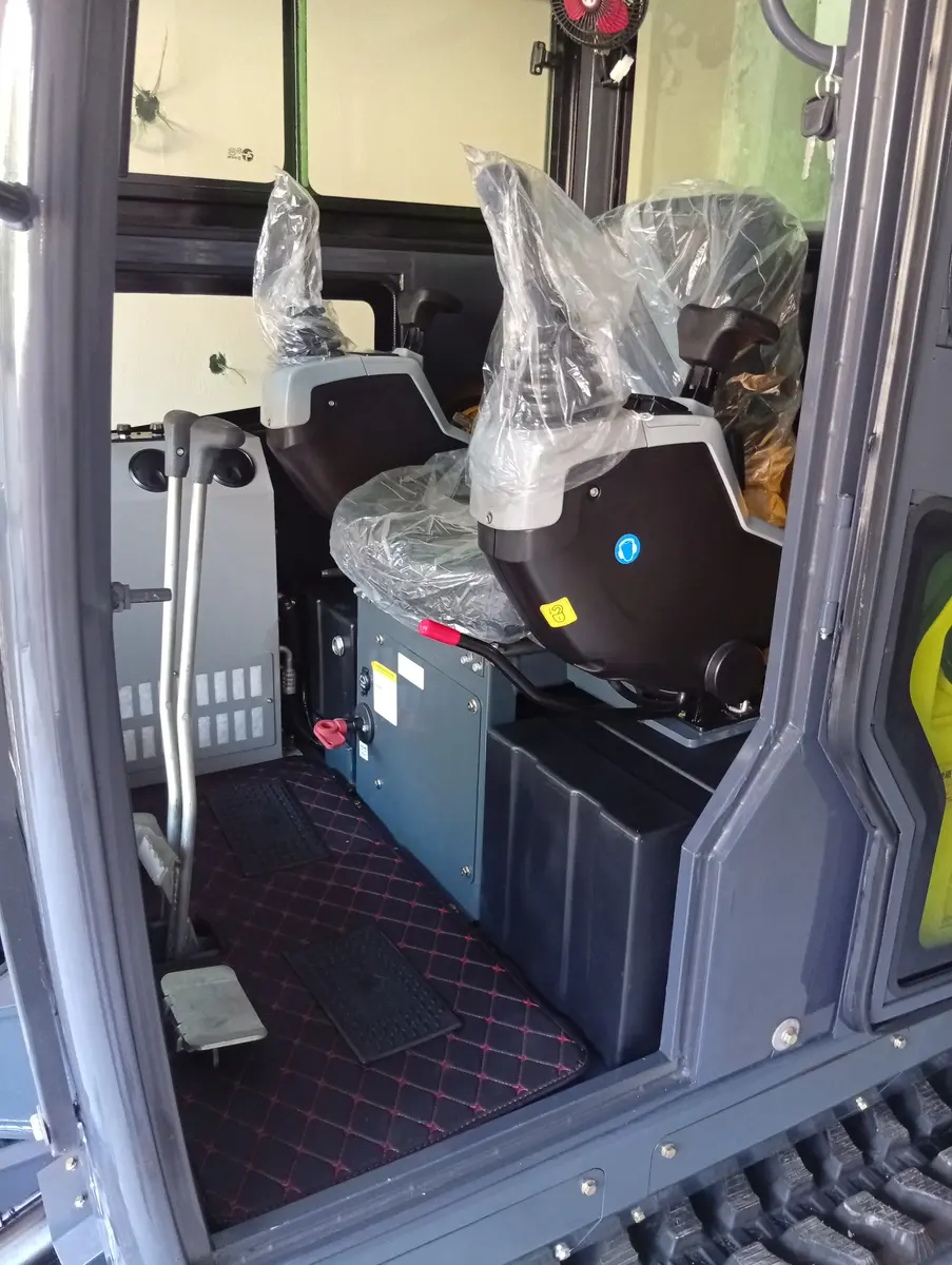 Mini bager Rippa • R330, godište 2025 • 11