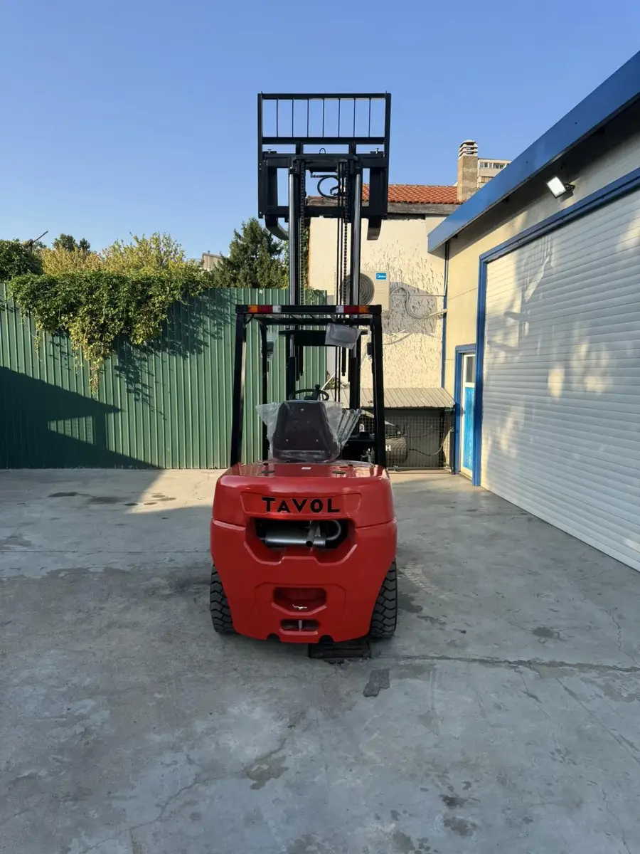 Dizel viljuškar Ostalo • 30, godište 2025 • 2